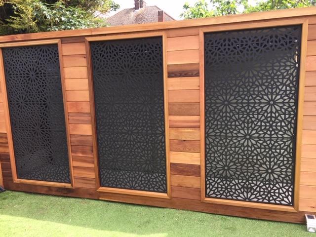 1 Dove Grey Moucharabiya Large Screen with 2 Posts + 2 FREE Trellises - Screen With Envy