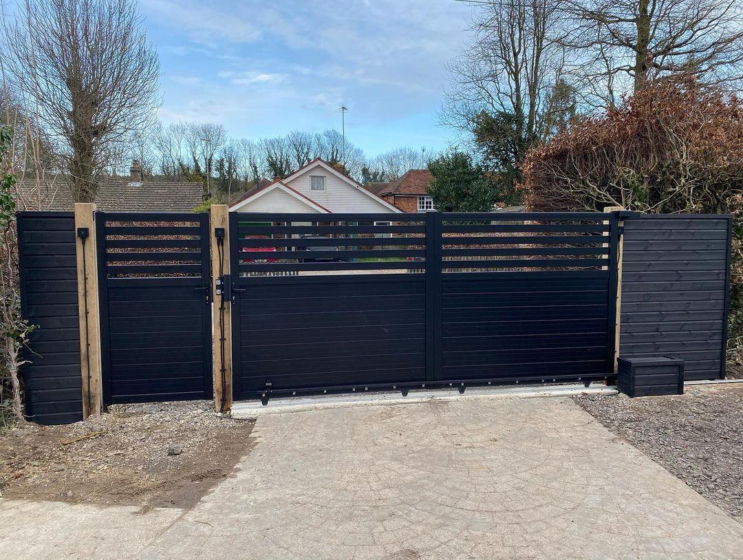 Slat Pedestrian Gate - Screen With Envy