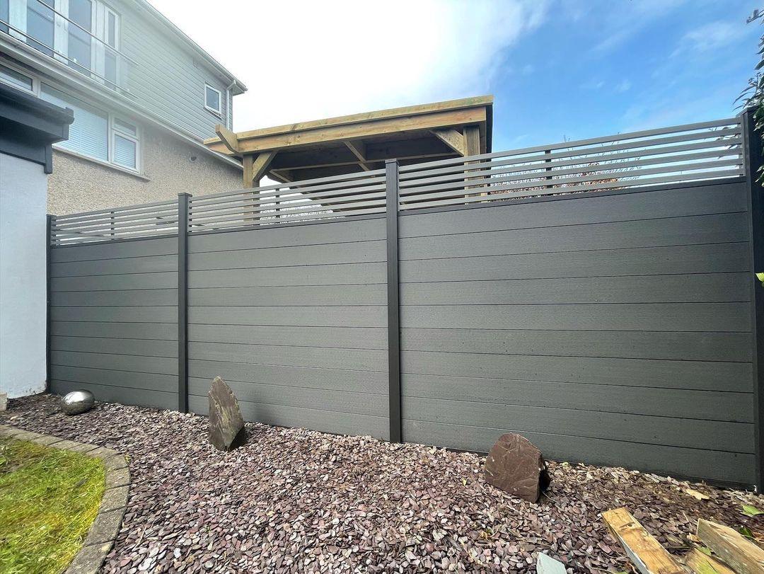 Slat Top Fence - Screen With Envy