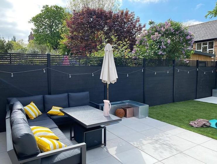 Slat Top Fence - Screen With Envy