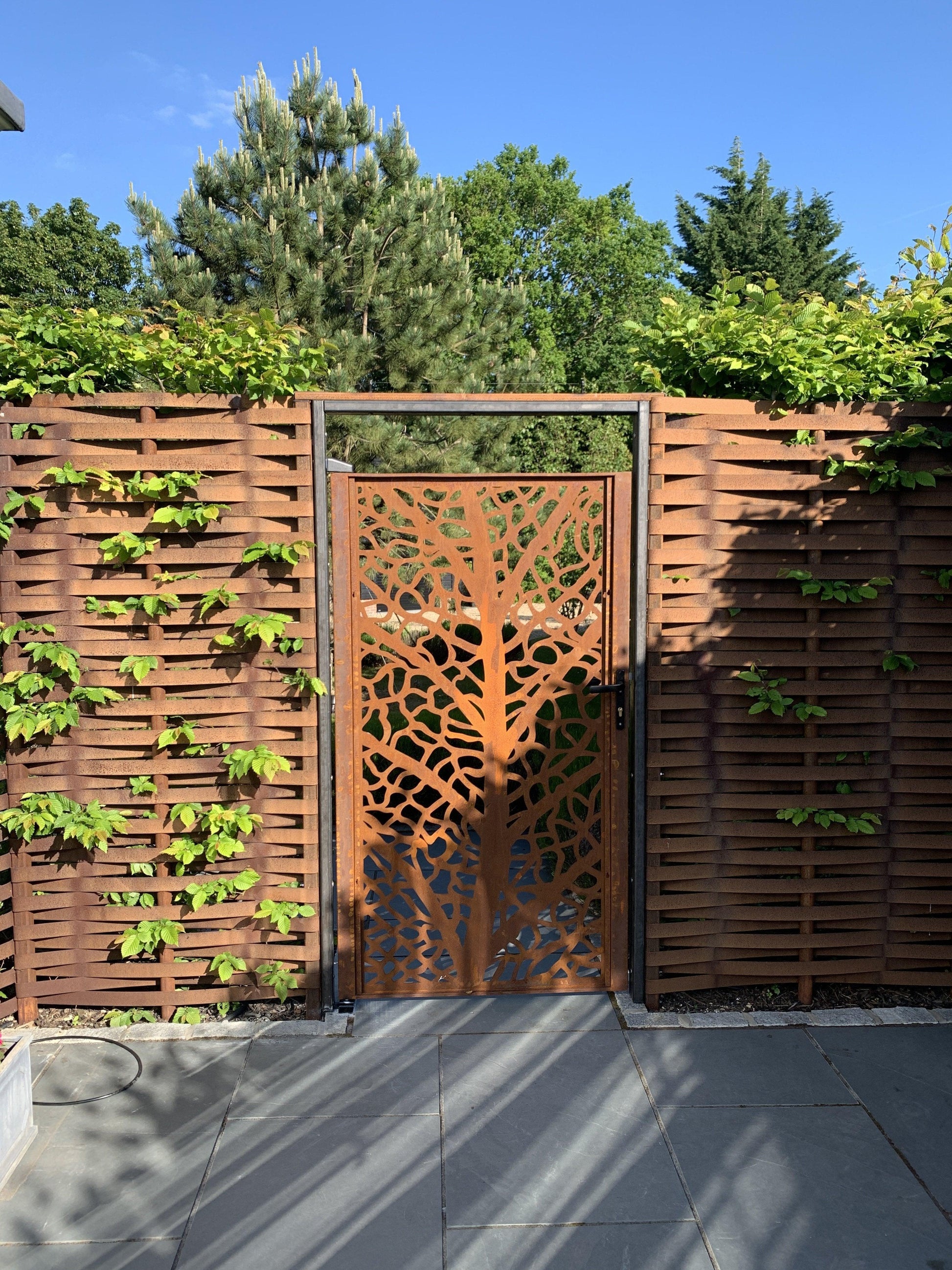 L'Arbre Corten Screen Gate - Screen With Envy